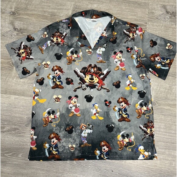 Disney Mickey & Friends “A Pirate’s Life for Me” Button-Up Shirt XL - Picture 1 of 4